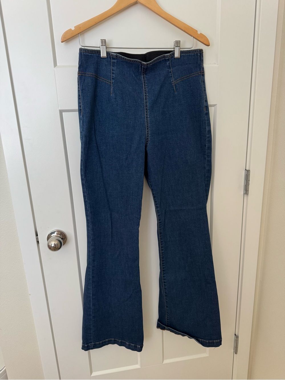 Knox Rose Dark Pull-On Blue Flare Jeans